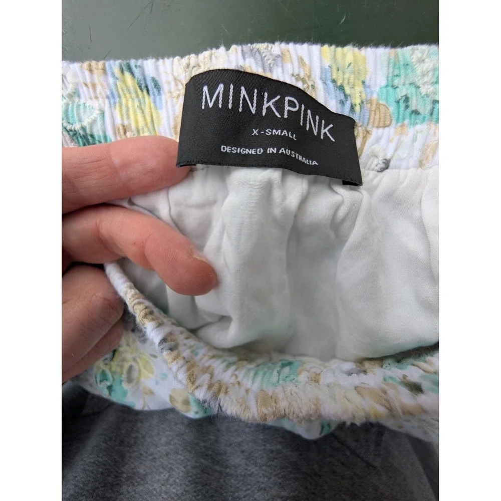 Minkpink Floral Eyelet Shorts Womens XS Cotton‎ Ruffle Tiered Elastic Waist Boho